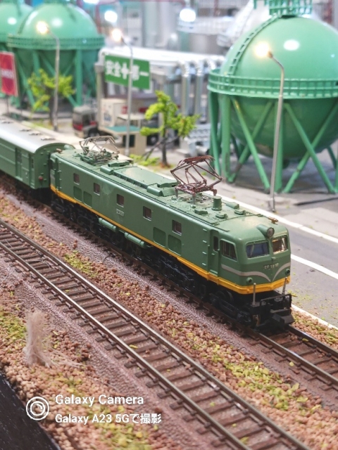 今となっては補助機が必要なマイクロエースEF58青大将と44系客車特急