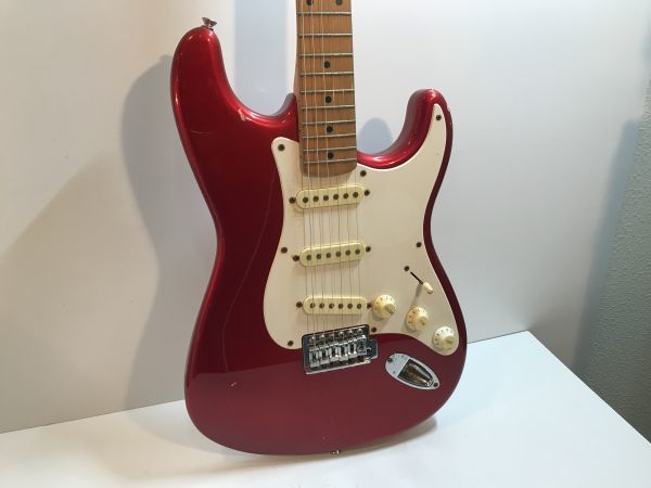 〇 Squier by Fender Affinity Series Stratocaster 赤系 / スクワイア