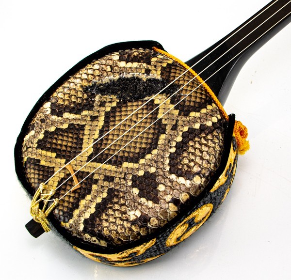 沖縄三味線 守礼印 三線 蛇皮 蛇皮線 ハードケース付き 弦楽器 民謡