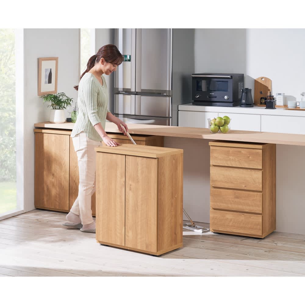 高さオーダー隠しキャスター付き本棚 幅58奥行35cm・高さ70～110cm