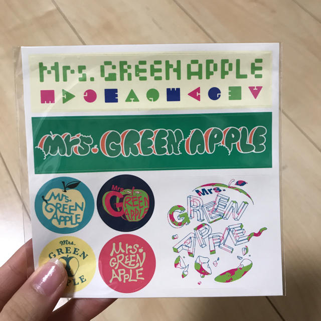 Mrs.GREEN APPLE ステッカーの通販 by かに's shop｜ラクマ