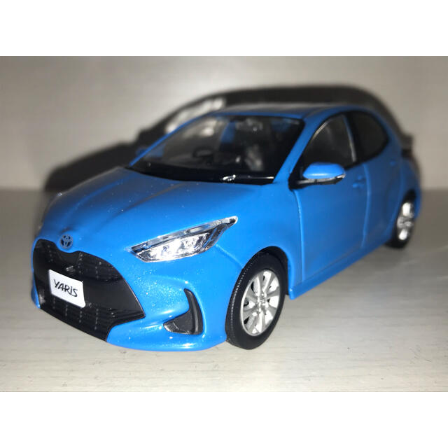 トヨタ - ヤリスカラーサンプルミニカーの通販 by マツ's shop｜トヨタ