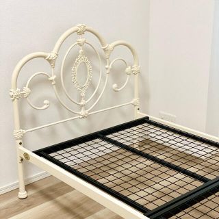 LAURA ASHLEY（シングルベッド）のフリマアイテム一覧