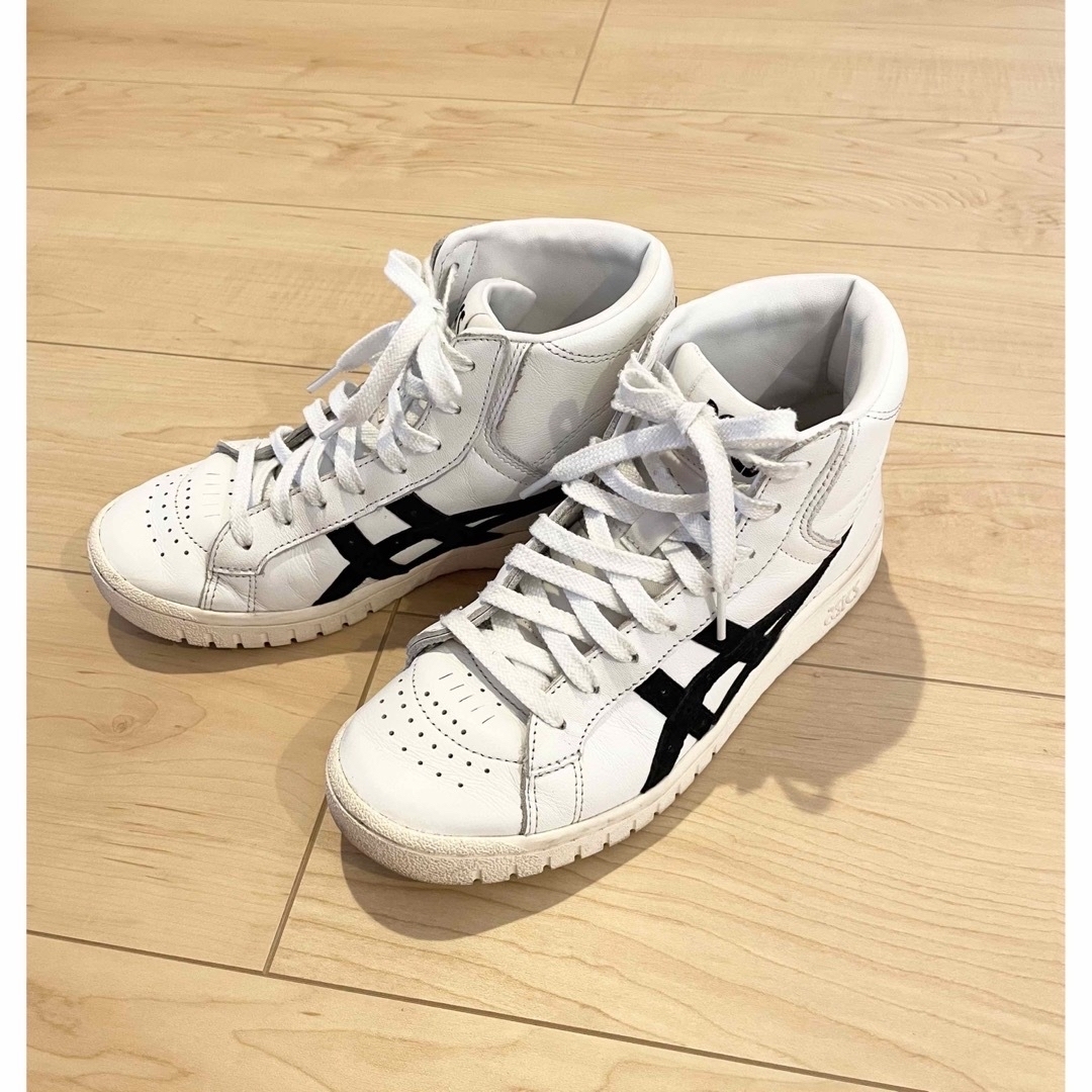 asics - スニーカー(ハイカット)の通販 by nico｜アシックスショウジ