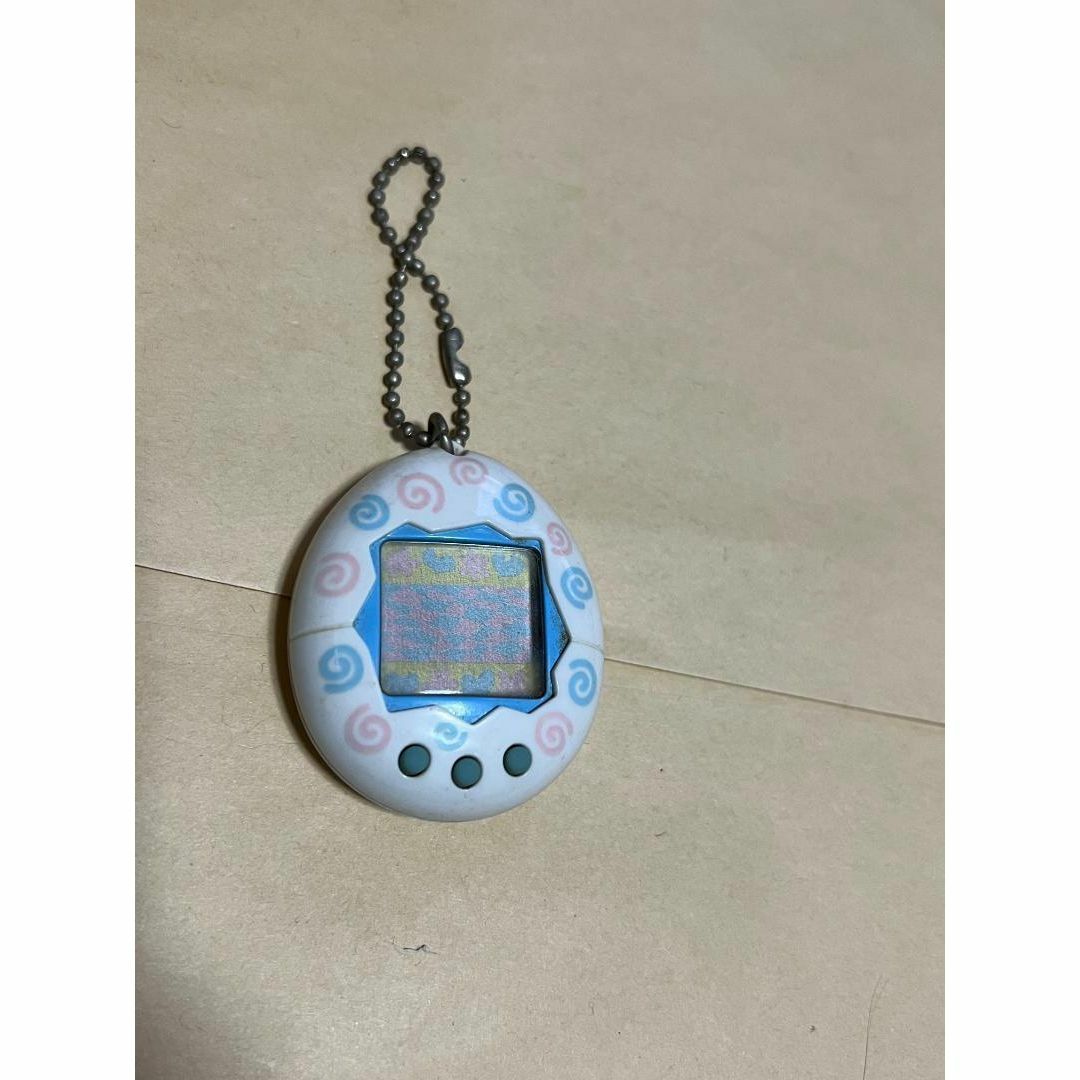 初代 たまごっち 希少ホワイト渦巻きプリント 初代 たまごっち 希少