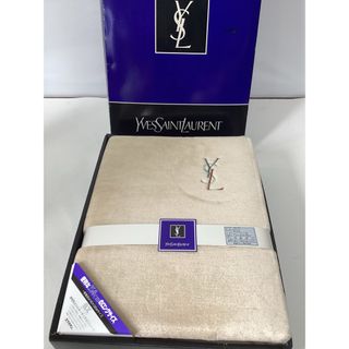 Yves Saint Laurent（毛布）のフリマアイテム一覧