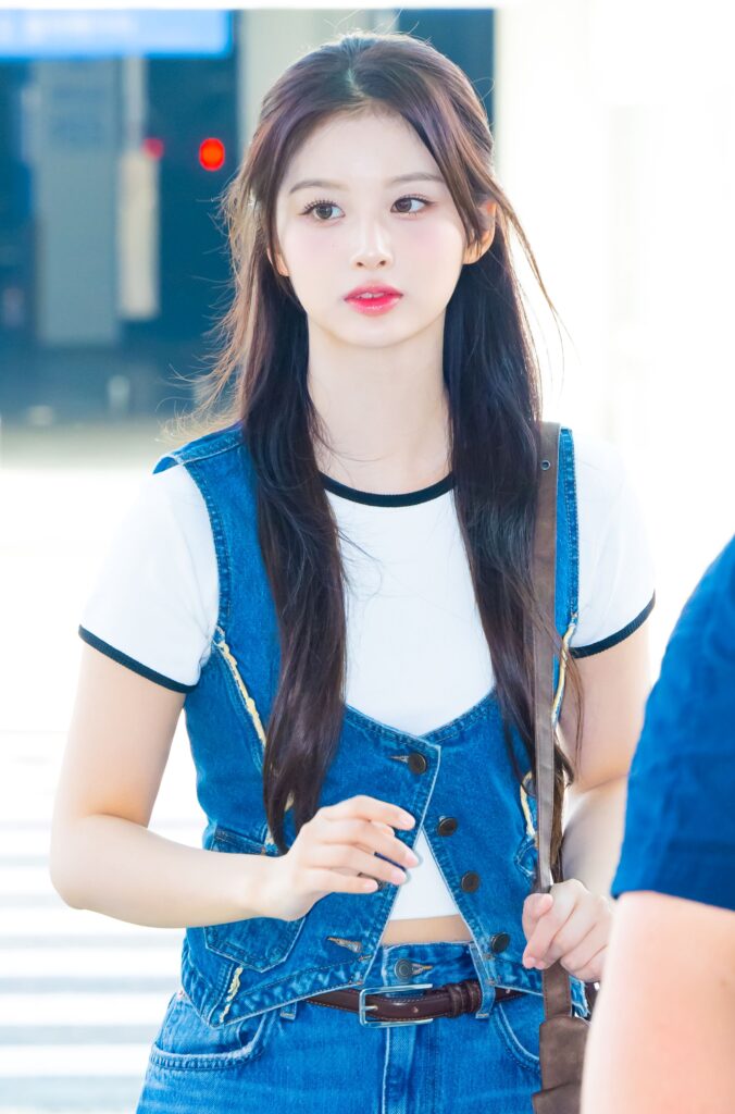 NMIXX ソリュン】流行Tシャツを取り入れた”スタイルアップ”空港