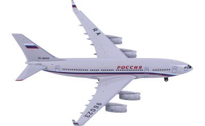 L2098 Japan Airlines 日本航空Boeing 787-8 JA823J SQ Wings 1:200