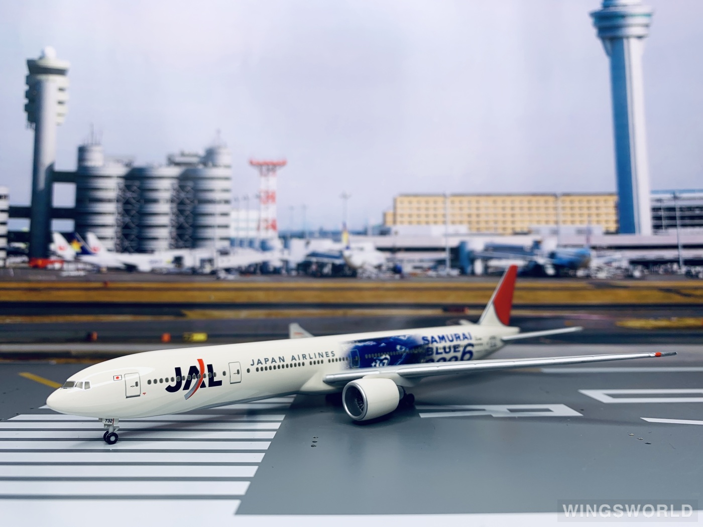 Herpa 1:400 Boeing 777-300ER Japan Airlines 日本航空561464 JA732J