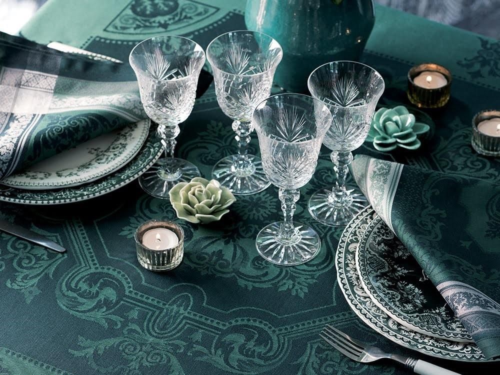 ガルニエ・ティエボーの撥水グリーンスイートについて - テーブル