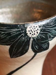 大谷桃子 和食器通販｜さわらぎ ハスの黒ハスの花フリーカップ