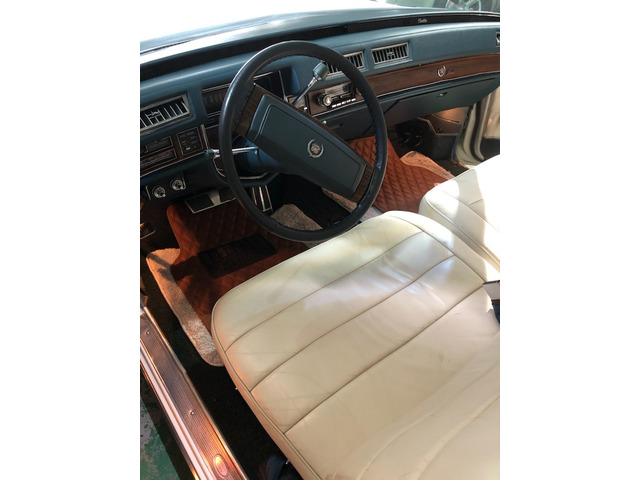 キャデラック エルドラド の中古車詳細 (97,000km, ホワイト/グレー