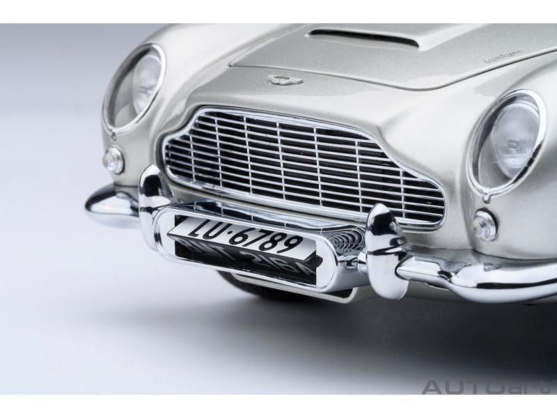 オートアート】 1/18 アストンマーチン DB5 「007／ゴールドフィンガー
