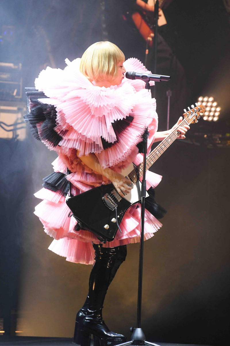 オフィシャルレポ】YUKI、〈“SOUNDS OF TWENTY” 2022〉武道館公演で