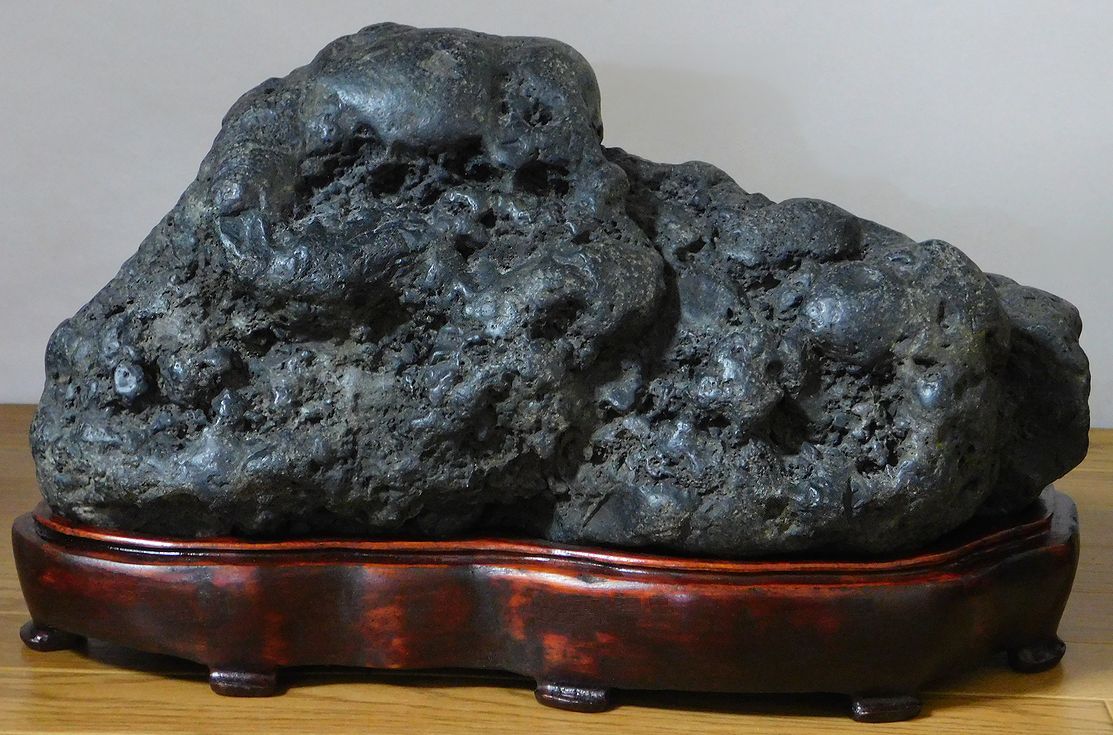 緋山酔恭「山水石美術館」 全国の水石・美石を紹介 千軒石