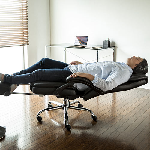 寝られる椅子】リクライニングチェア オットマン内蔵 PUレザー生地