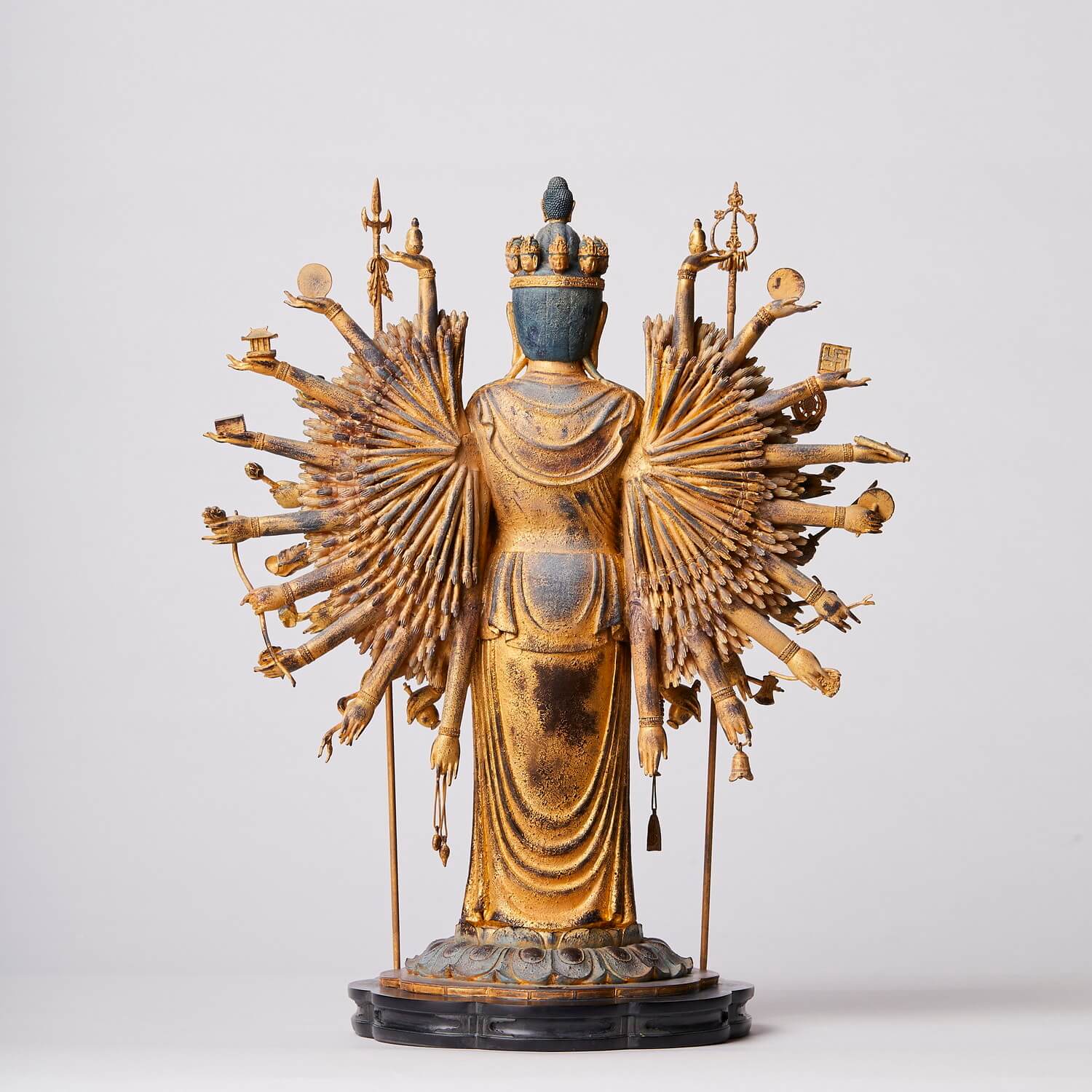 イスム-仏像のもつハイセンスな臨場感を楽しむ