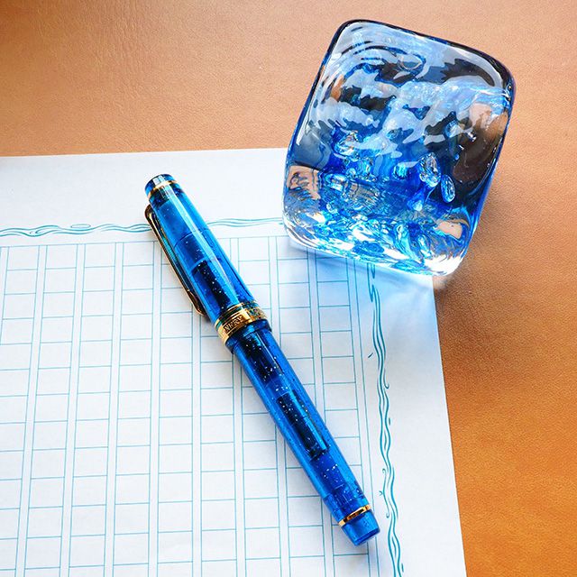 爽やかな風を感じるペーパーウェイト