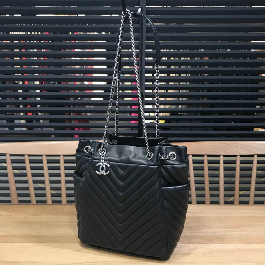 CHANEL（シャネル） 【超美品】シャネル シェブロン ドローストリング