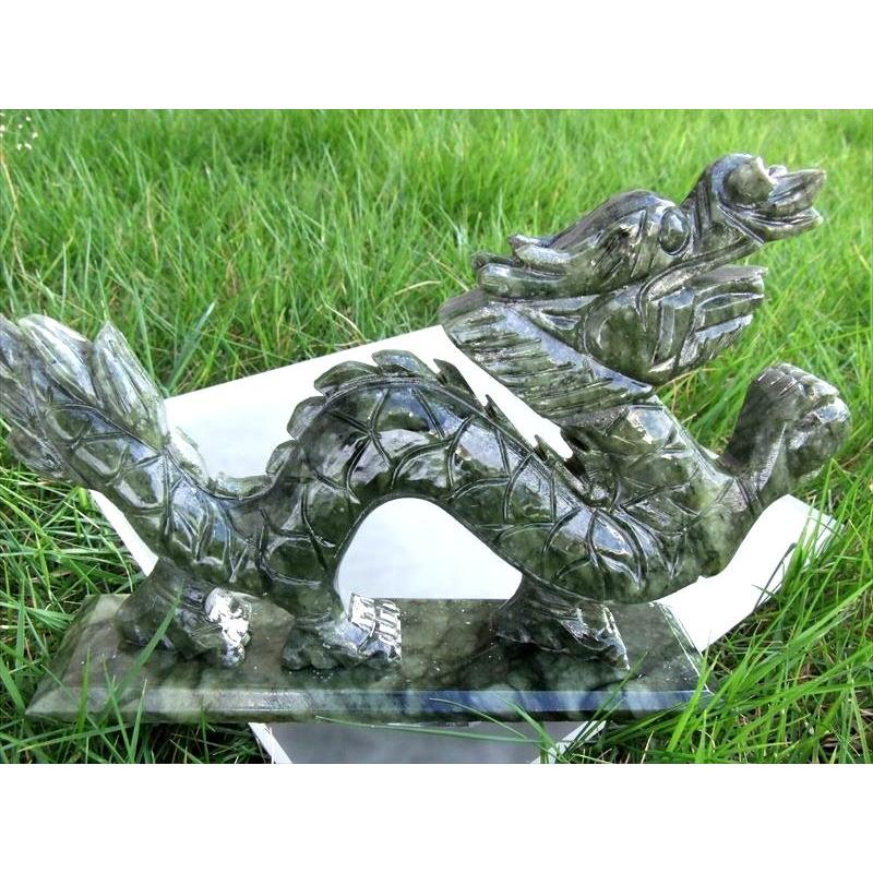 濃いグリーン 玉持ち龍神 サーペンティン(蛇紋石)龍彫刻置物 500-650g