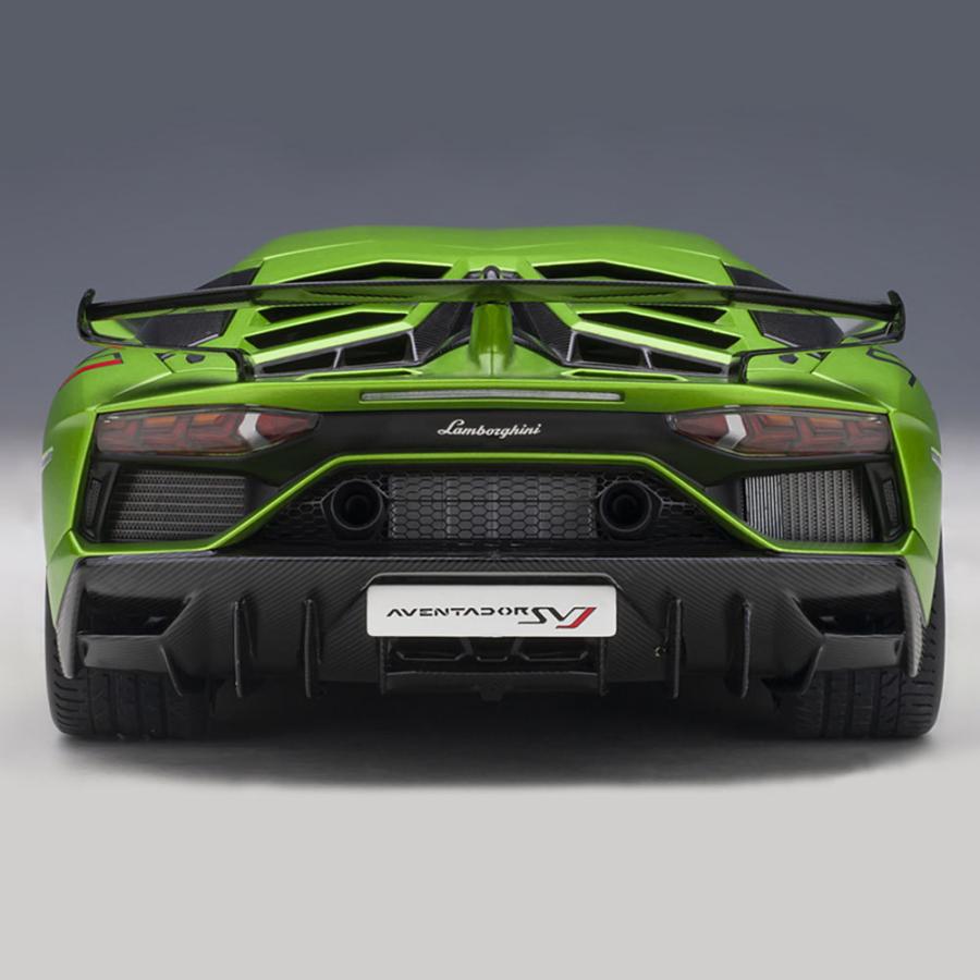 Lamborghini（ランボルギーニ） ミニカー 1/18 アヴェンタドール SVJ