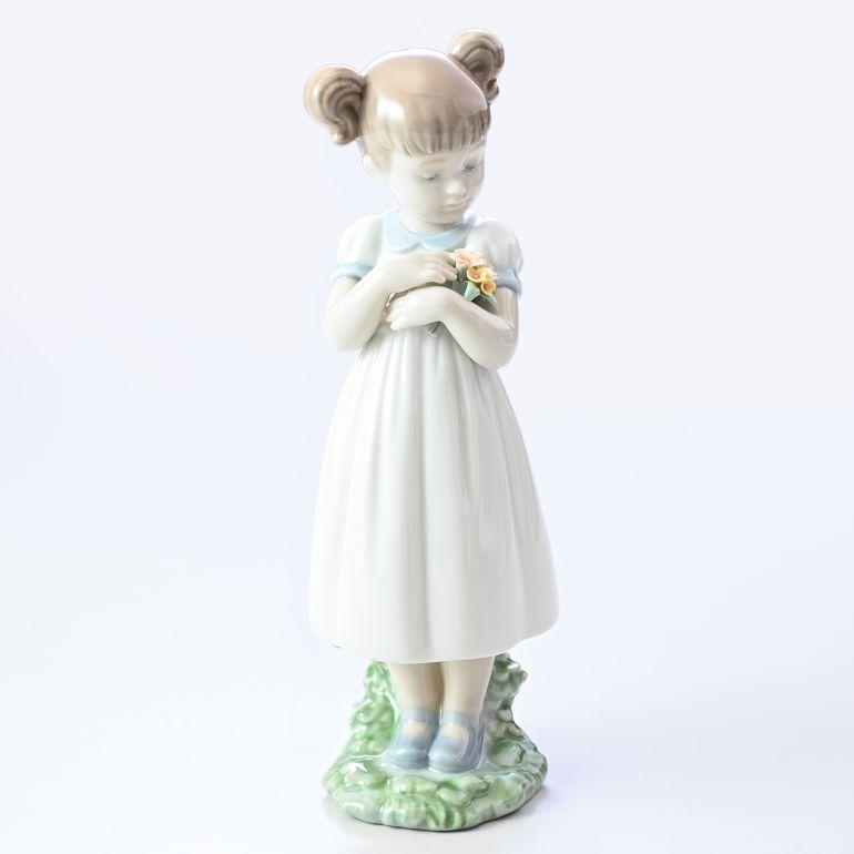 LLADRO（リヤドロ） 素敵なお花 フィギュア 人形 女性 女の子 リアドロ