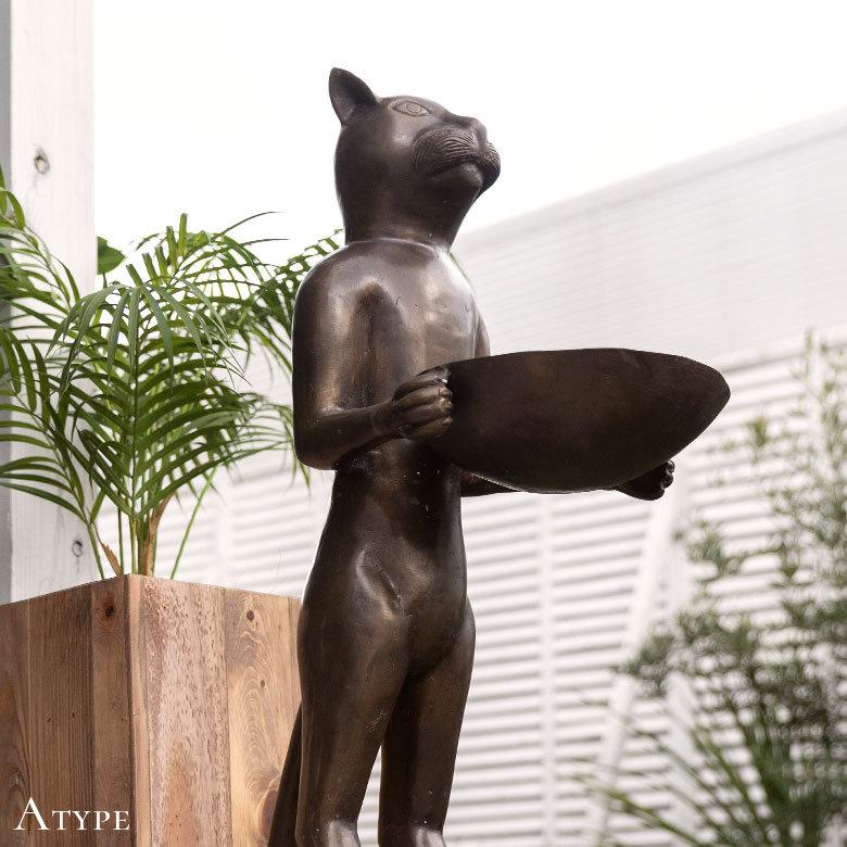 お皿を持ったブロンズ製の大きな特大バリネコ像 12960 : アジア工房