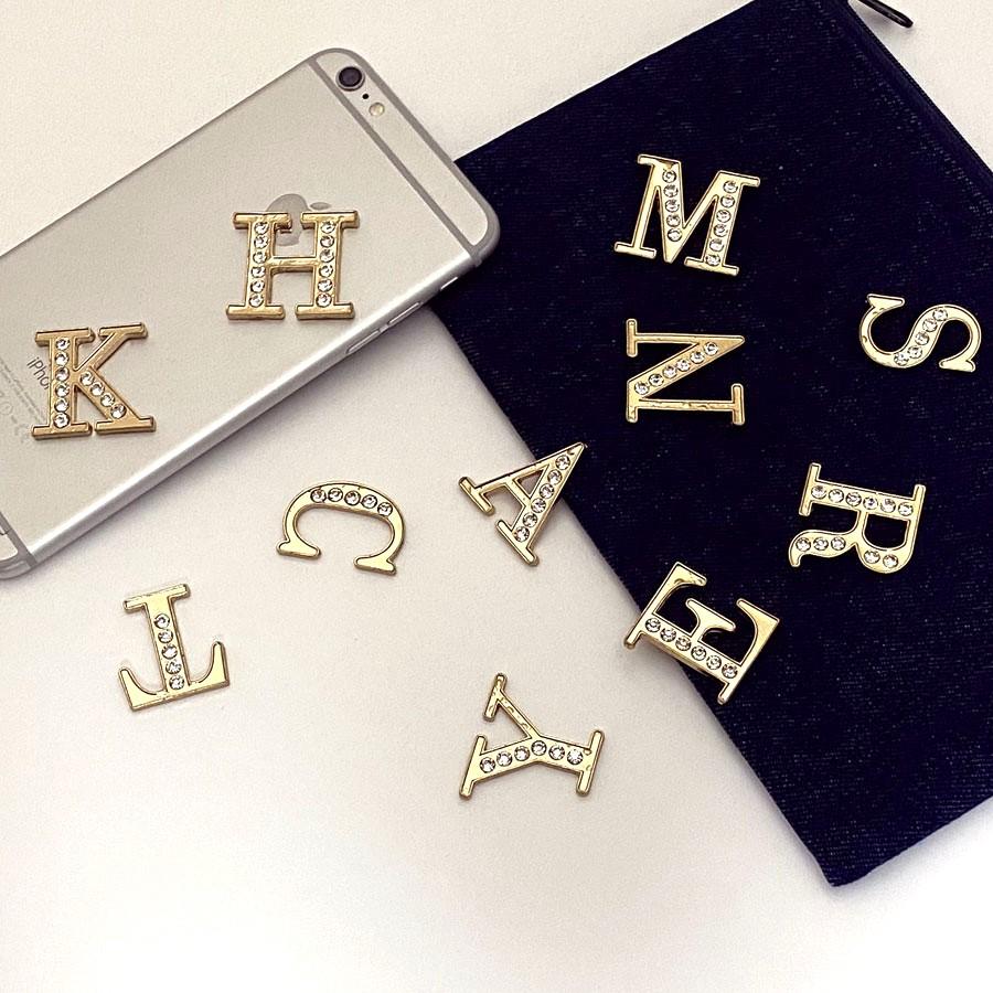 アルファベット イニシャル 英語 キラキラ デコパーツ アクセサリー