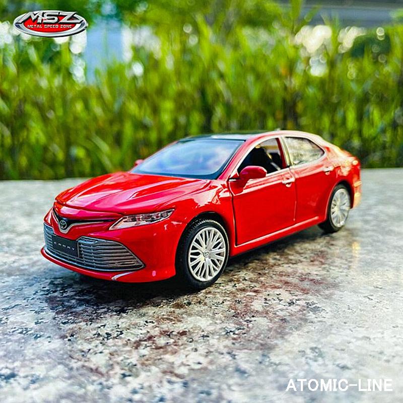 トヨタ（TOYOTA） カムリ CAMRY 1/32 ミニカー 全4色 ライト点灯 合金