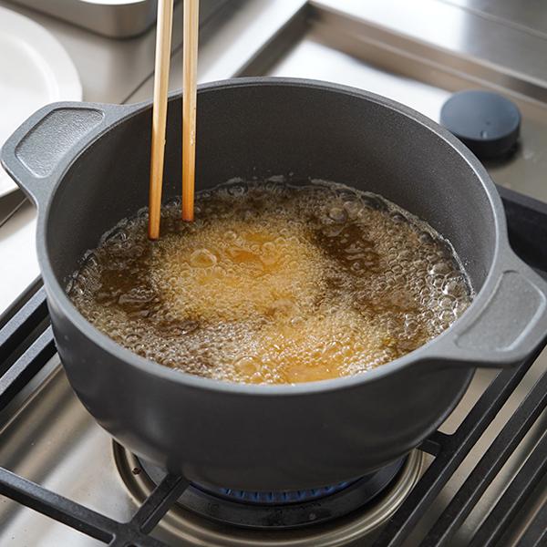 文化軽金属鋳造 藤栄 味わい鍋 両手 22cm アルミ鍋 万能鍋 両手鍋 無水