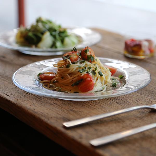 木村硝子店 ヒップ 8インチ リムプレート ガラスプレート ガラス皿