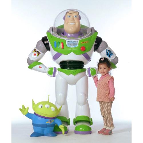 トイストーリー バズ・ライトイヤー 等身大フィギュア 生産終了品