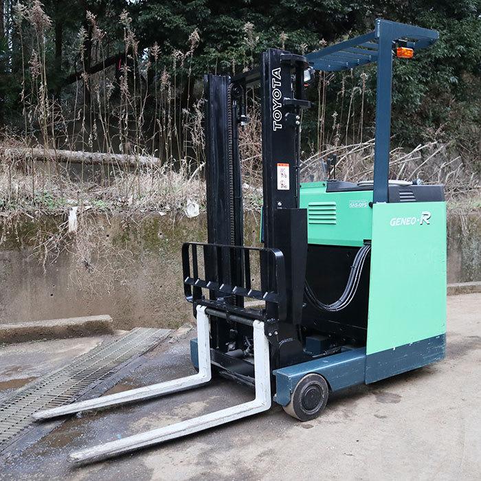 送料無料】 バッテリー式リーチフォークリフト 7FBR10 トヨタ 稼働時間