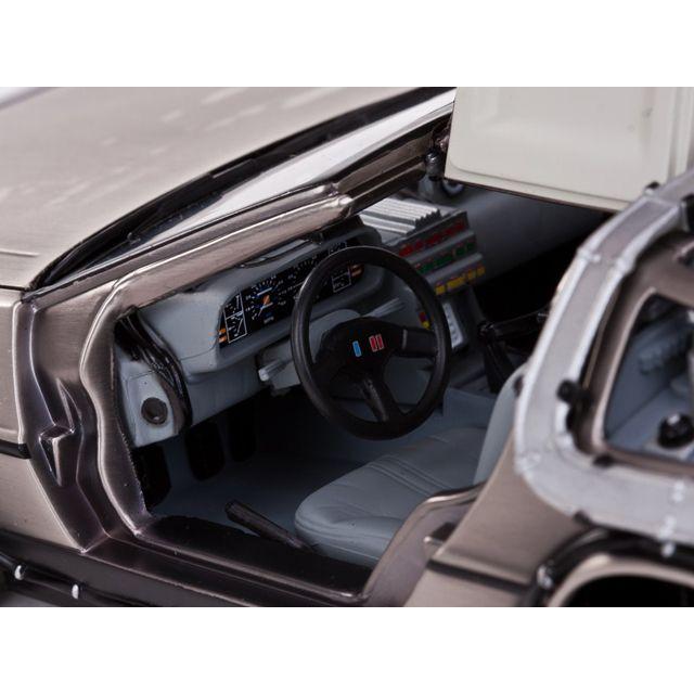 SUNSTAR バック・トゥ・ザ・フューチャー デロリアン PART2モデル 1/18