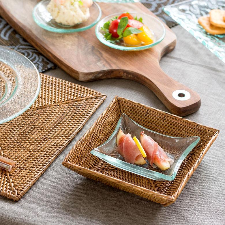 アジアン雑貨 ガラスで出来た四角いガラスプレート 食器 ガラス 皿