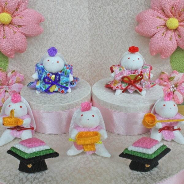 雛人形 コンパクト ちりめん（たれ耳うさぎ雛十人三段飾り(桜屏風付き