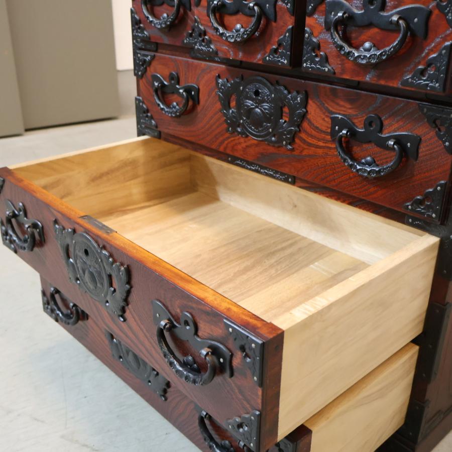 岩谷堂箪笥 欅材 漆塗り 4段チェスト 牡丹模様 南部鉄器 6杯整理タンス