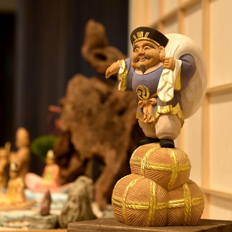 ☆招き大国様（大黒天） 桧 総高15cm 淡彩色 : 海宇工芸館 Yahoo!店