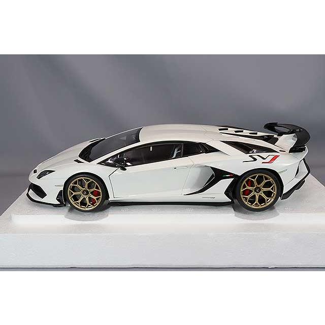オートアート コンポジット 1/18 ランボルギーニ アヴェンタドール SVJ