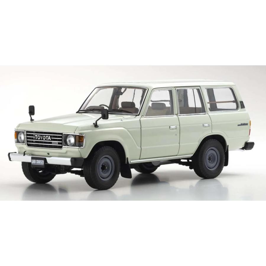 ミニカー 1/18 トヨタランドクルーザー 60系 1980 白色 Toyota Land