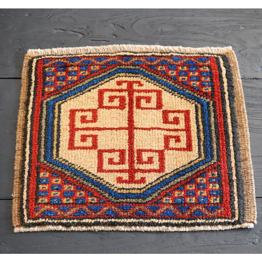 トルコ絨毯 オールドカーペット 34x27cm 六角形 雄羊の角