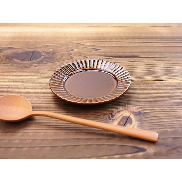 華蝶扇 選べる2色 小皿 9.9cm 三寸皿 日本製 美濃焼 陶器 和食器