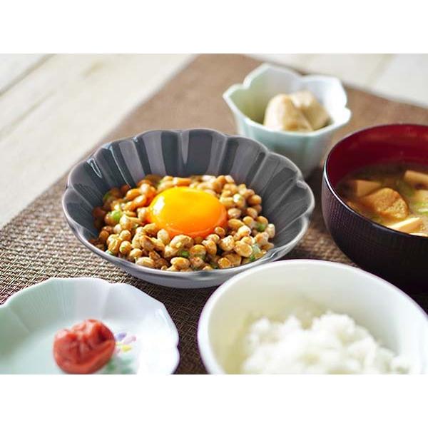 食器 小鉢 おしゃれ お花 グレー 13.4cm しのぎ 灰色 ボウル ボール 輪