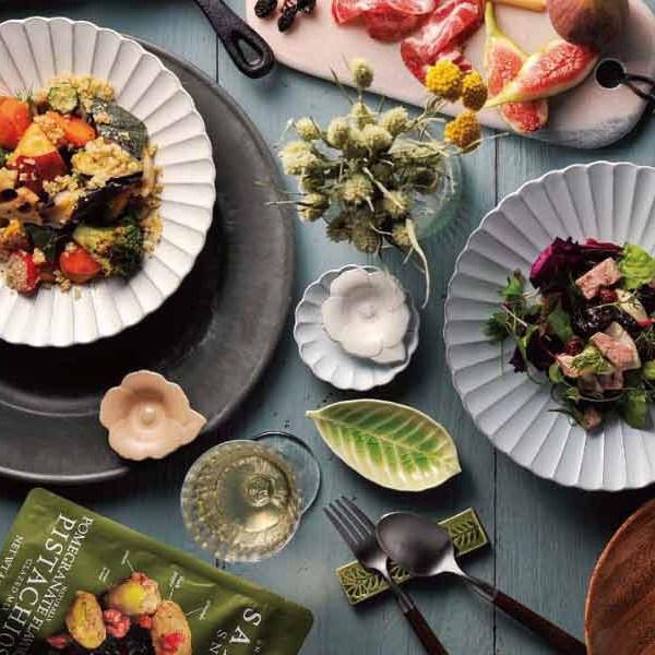 英国製 Rosalie 可憐な花びら ディナー皿5枚 英国製 Rosalie 可憐な