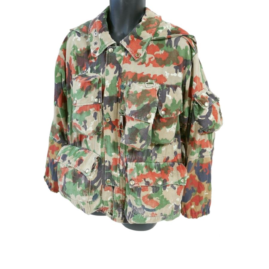 MILITARY（ミリタリー） スイス軍 M57 フィールドジャケット バック