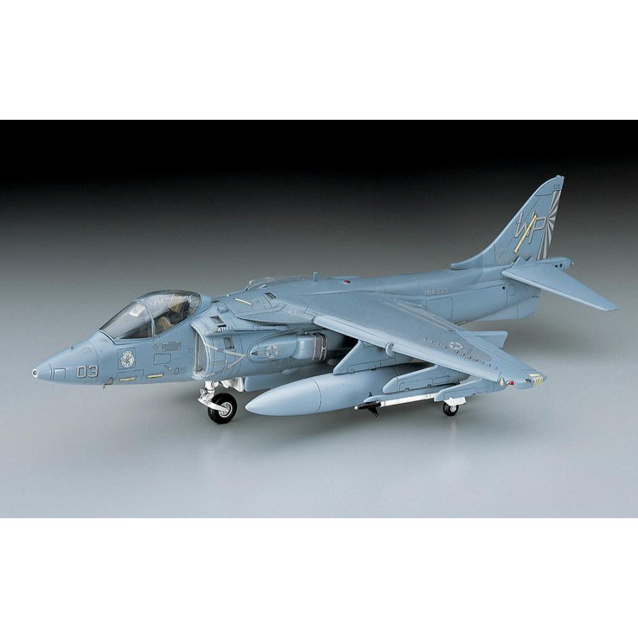ハセガワ D19 1/72 AV-8B ハリアー II D帯飛行機 プラモデル : みなと