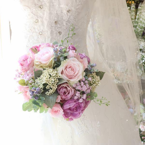 misuzu123* 優しいピンク〜ラベンダー ローズ＆ベリー クラッチブーケ