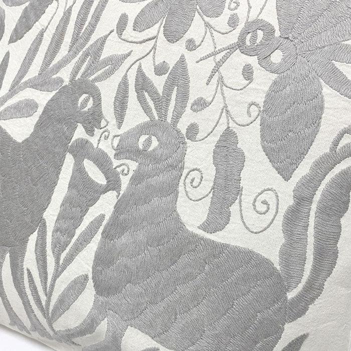 OTOMI HANDEMBROIDERED オトミ刺繍 クッションカバー 43×43センチ 2枚