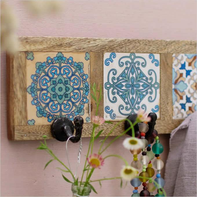 ボヘミアンタイル壁掛けフック3連 カービングフック エキゾチック