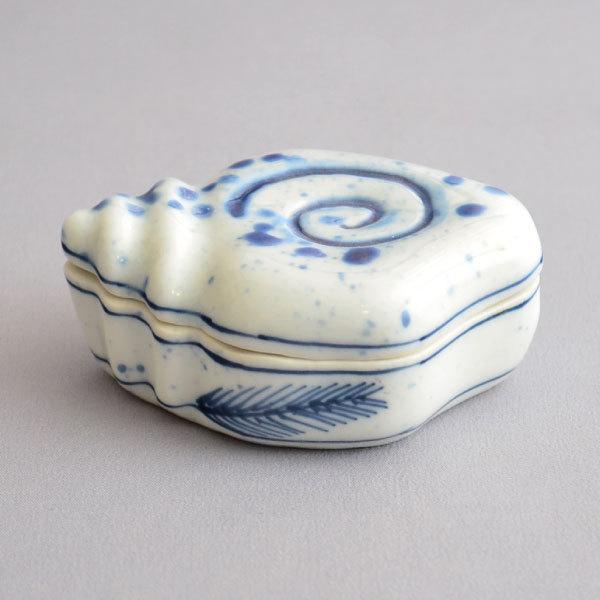 香合 茶道具 手塚祥堂 作 染付横貝香合 : 茶道具専門店 (有)菊池商店